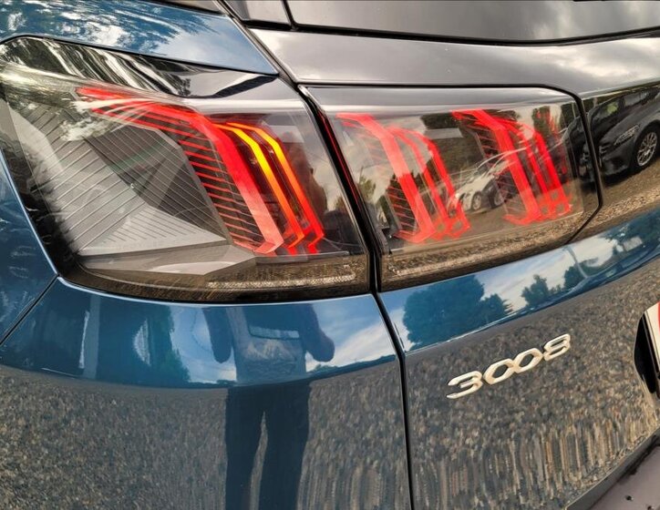 Peugeot 3008 SUV / Terénní 1,5 l 96 kw