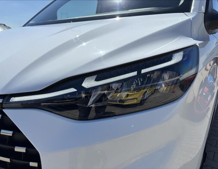 Ford Tourneo Custom 9