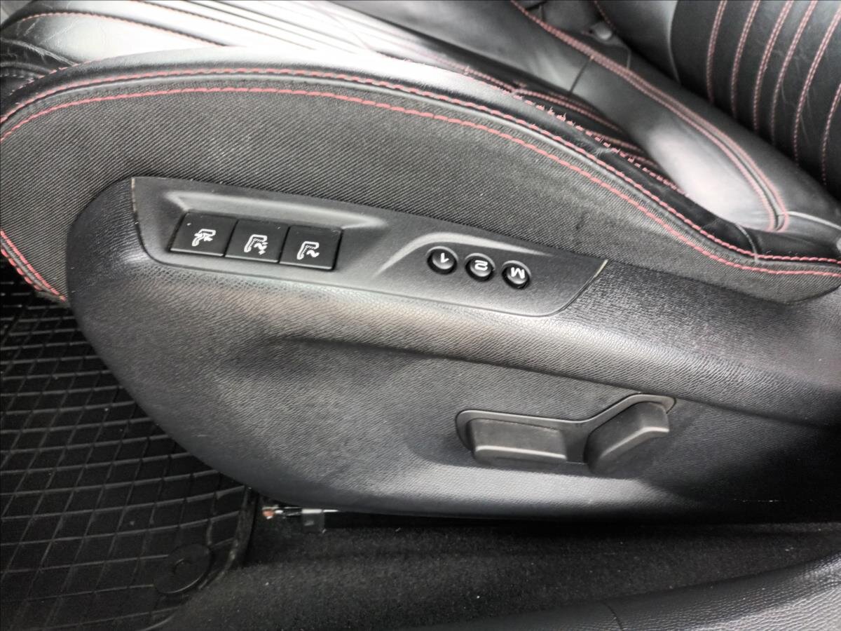 Peugeot 308 Hatchback 2,0 l 130 kw