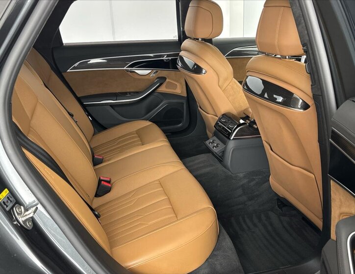 Audi S8 Sedan / Limuzína 4,0 l 420 kw