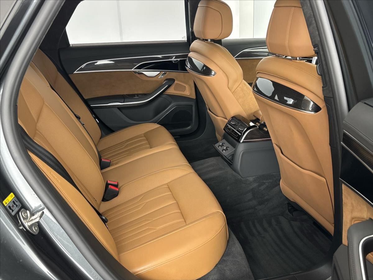 Audi S8 Sedan / Limuzína 4,0 l 420 kw
