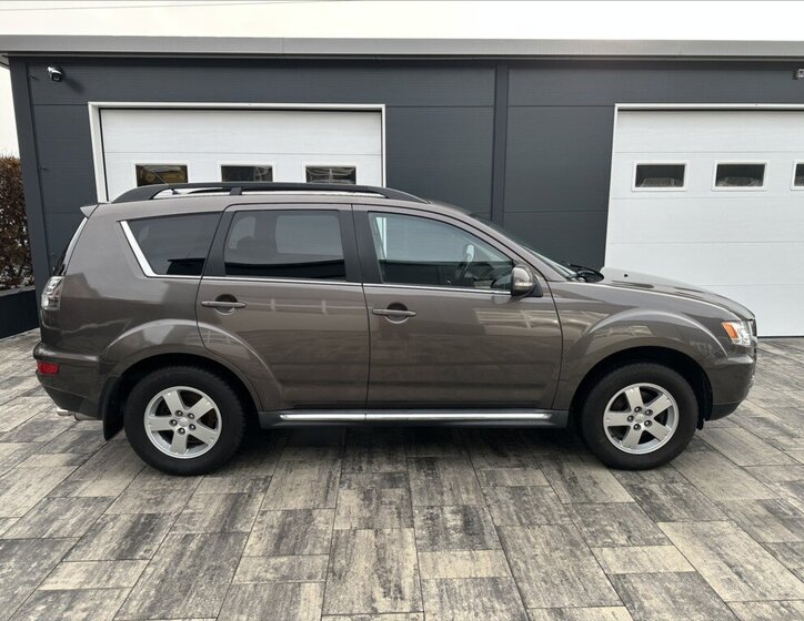 Mitsubishi Outlander SUV 2,3 l 130 kw