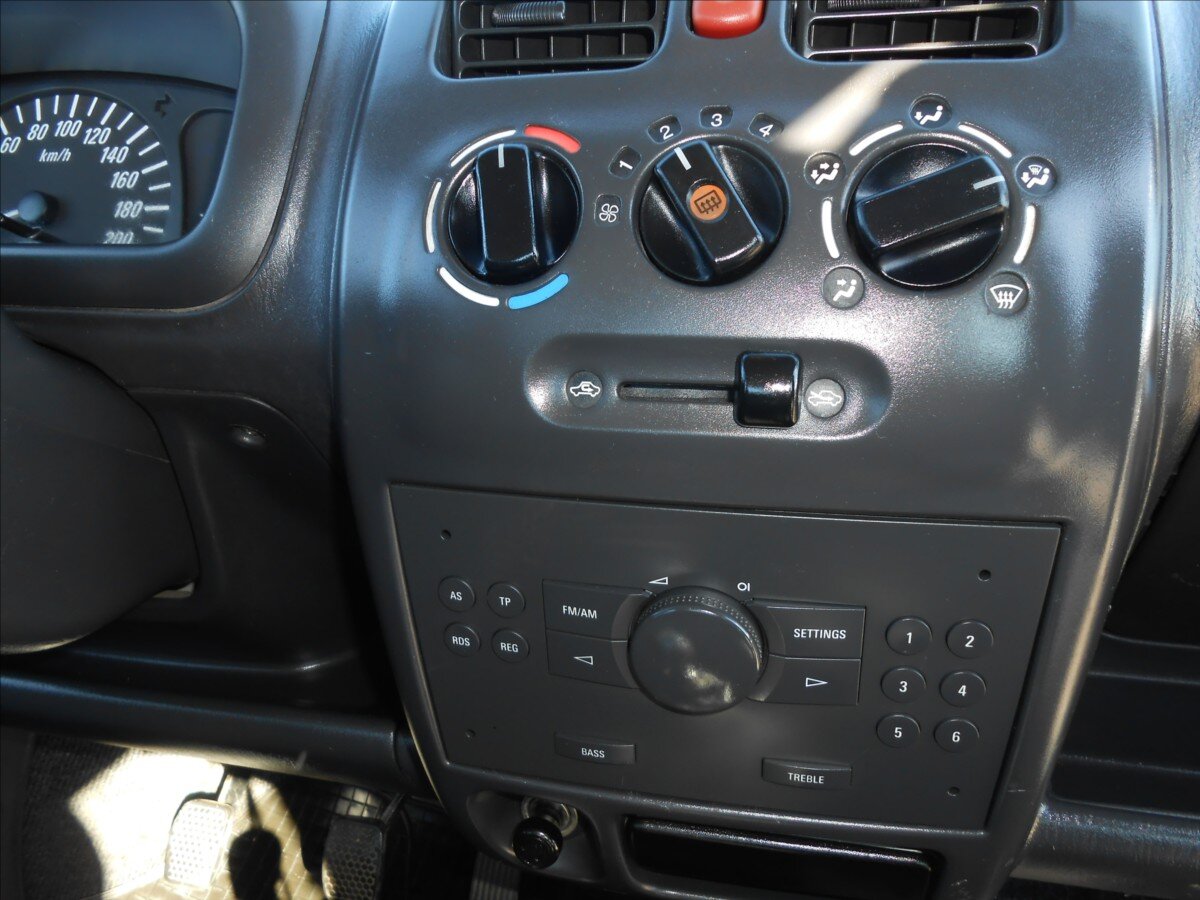 Opel Agila Hatchback 1,2 l 59 kw