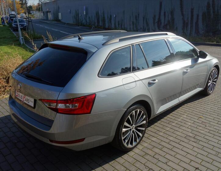 Škoda Superb 12