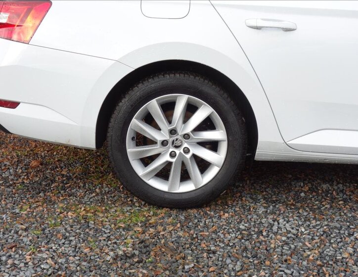 Škoda Superb Kombi 2,0 l 90 kw