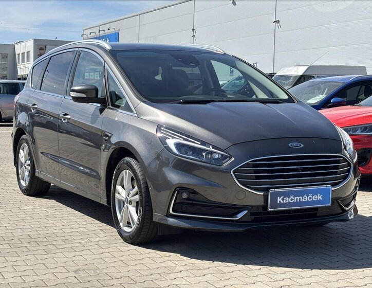 Ford S-MAX 8