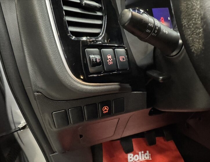 Mitsubishi Outlander SUV / Terénní 2,0 l 110 kw