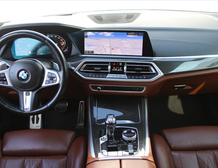 BMW X5 SUV / Terénní 4,4 l 390 kw