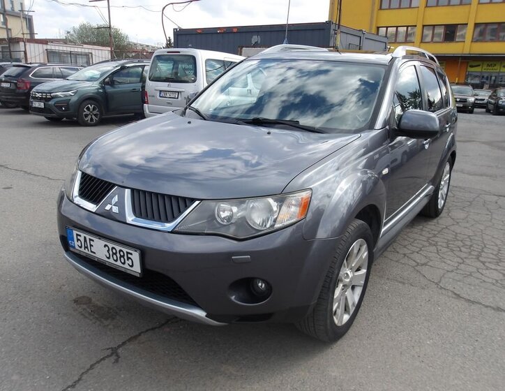 Mitsubishi Outlander SUV / Terénní 2,4 l 125 kw