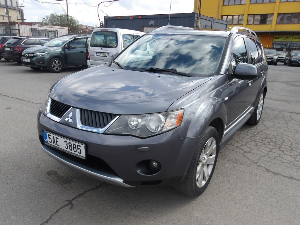 Mitsubishi Outlander SUV / Terénní 2,4 l 125 kw
