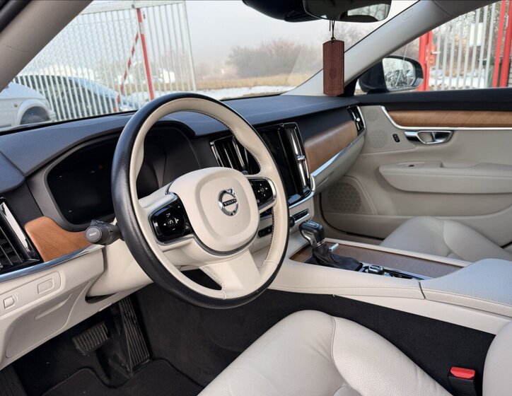 Volvo V90 Kombi 2,0 l 110 kw