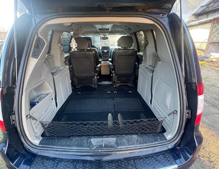Chrysler Town & Country MPV 3,6 l 208 kw