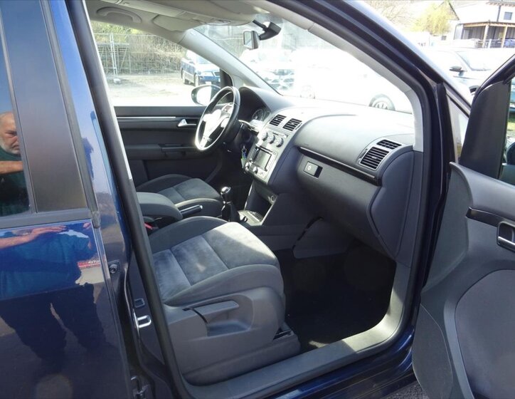 Volkswagen Touran MPV 1,2 l 77 kw