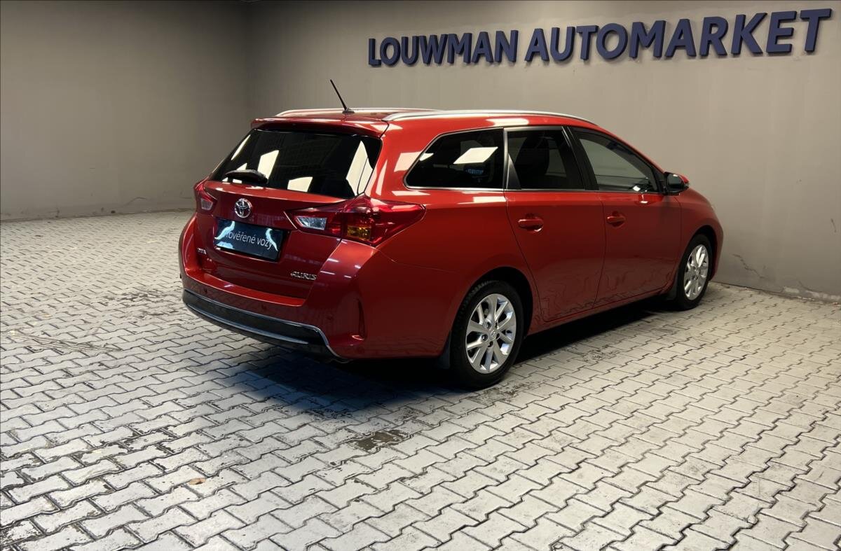 Toyota Auris Kombi 1,6 l 97 kw