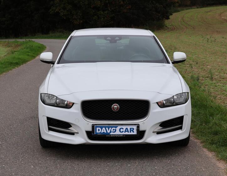 Jaguar XE 2