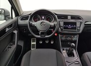 Volkswagen Tiguan 9