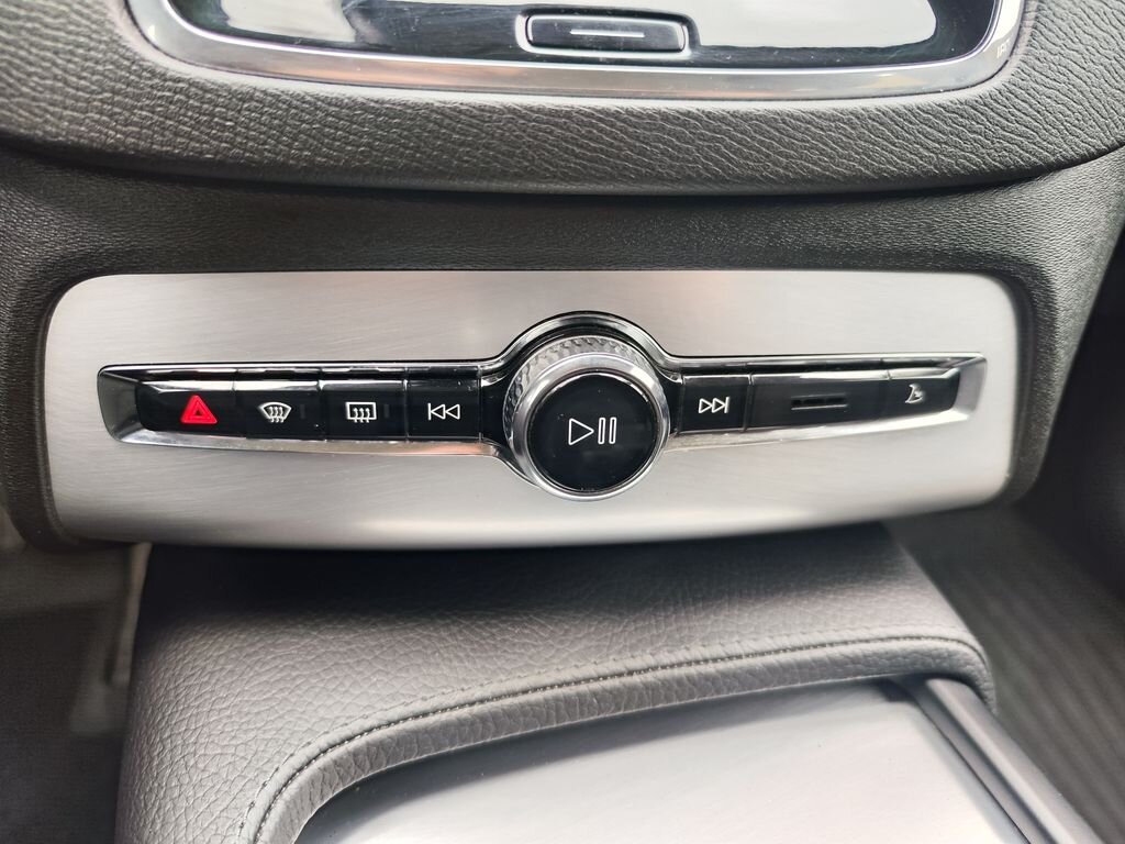 Volvo XC90 SUV / Terénní 2,0 l 235 kw