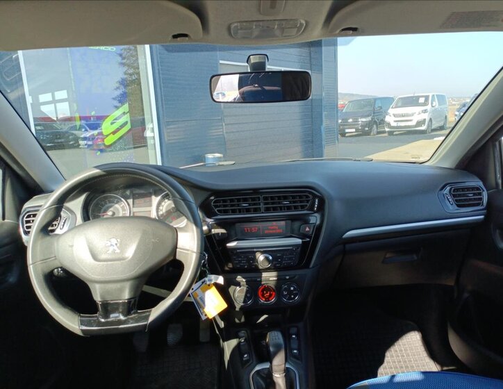 Peugeot 301 Sedan 1,6 l 68 kw