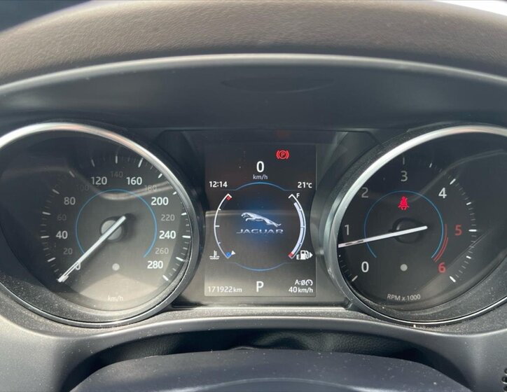 Jaguar F-Pace Kombi 2,0 l 132 kw