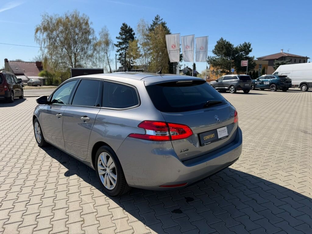 Peugeot 308 Kombi 1,2 l 81 kw