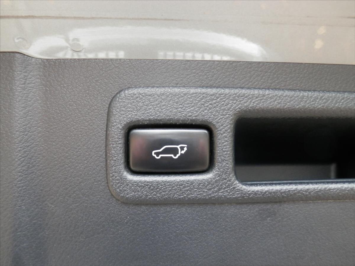 Lexus NX 300h SUV / Terénní 2,5 l 114 kw