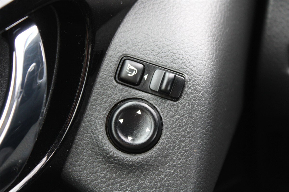 Nissan Qashqai SUV / Terénní 1,3 l 103 kw