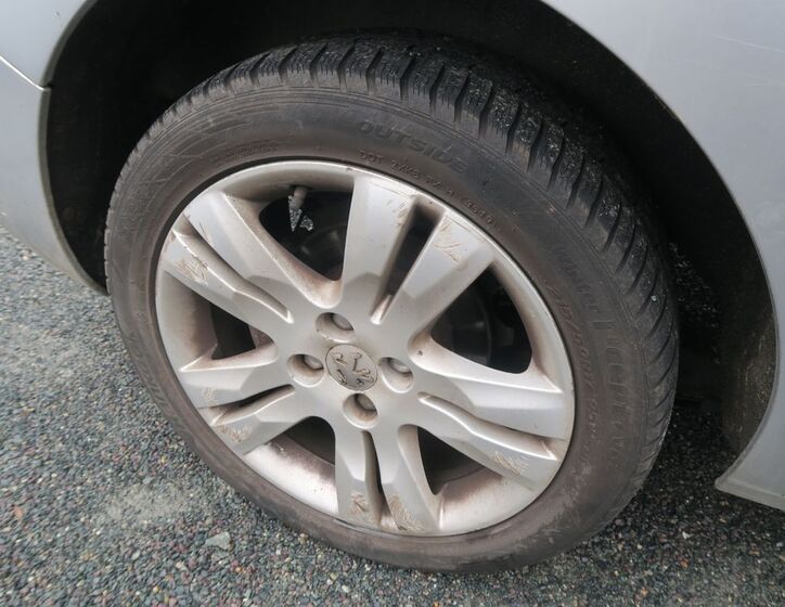 Peugeot 5008 MPV 2,0 l 120 kw