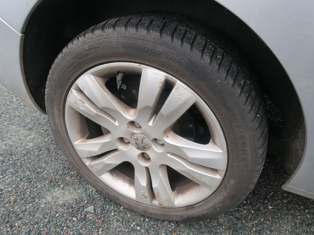 Peugeot 5008 MPV 2,0 l 120 kw