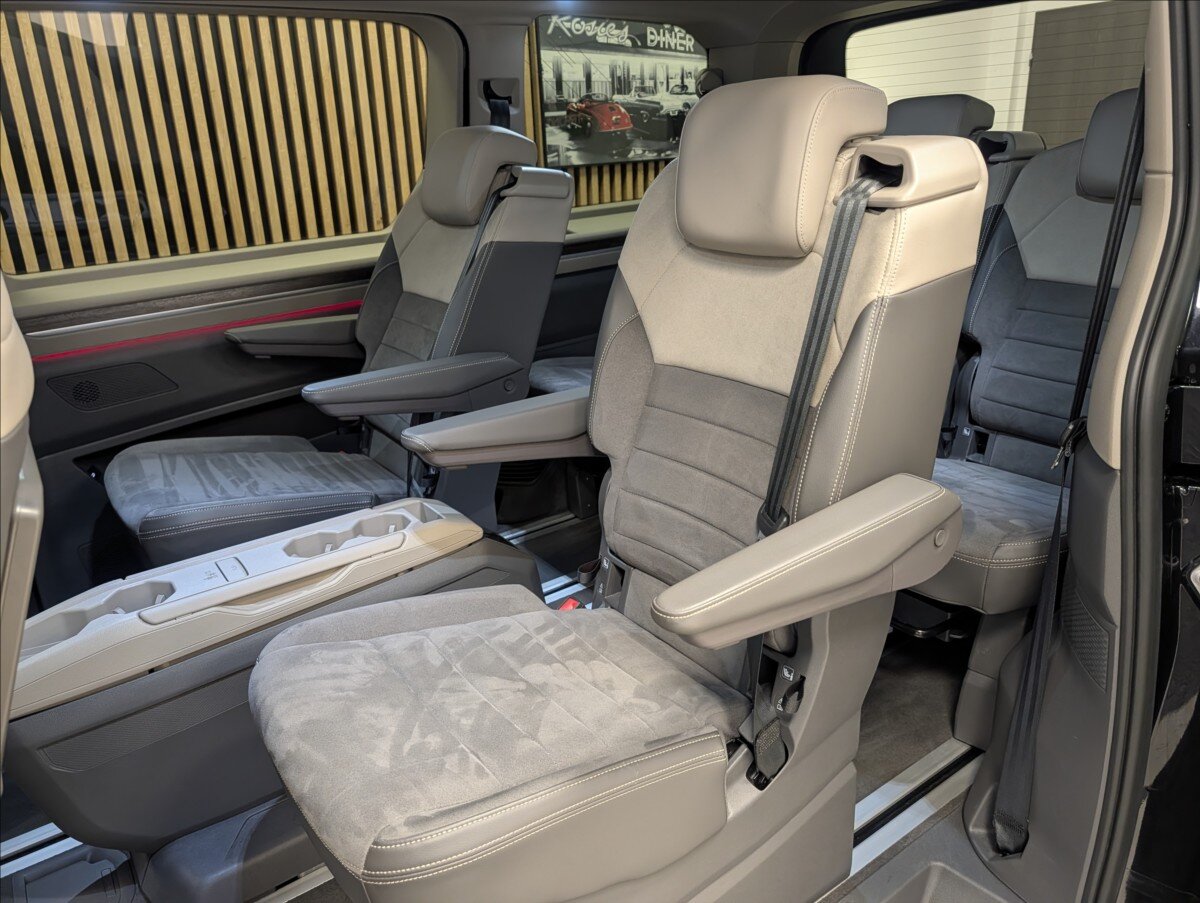Volkswagen Multivan VAN / Minibus 1,5 l 180 kw