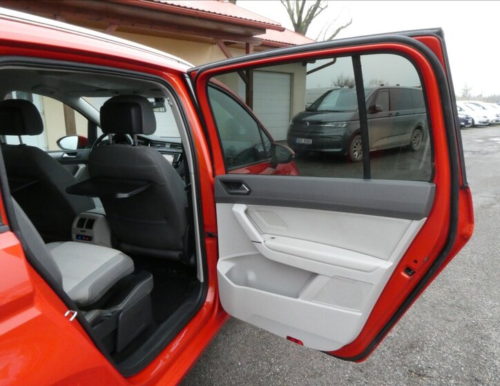 Volkswagen Touran 27