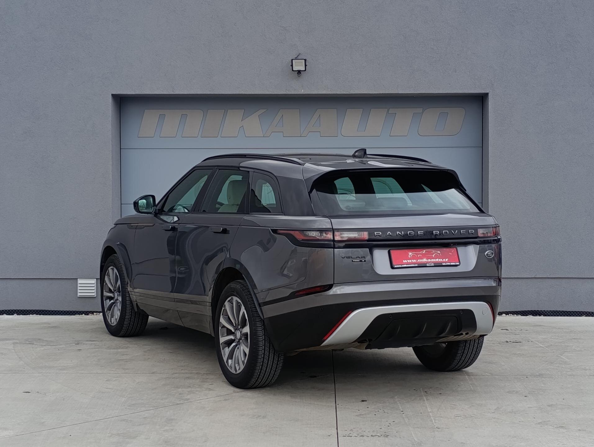 Land Rover Range Rover Velar SUV / Terénní 2,0 l 184 kw