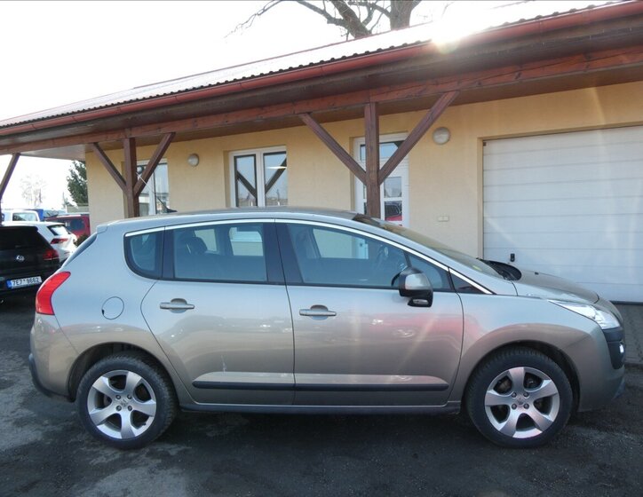Peugeot 3008 SUV / Terénní 1,6 l 82 kw