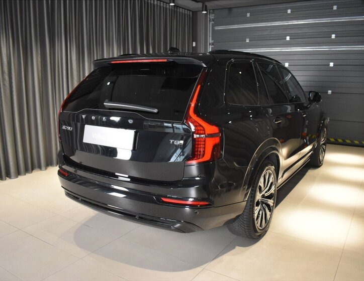 Volvo XC90 SUV / Terénní 2,0 l 228 kw