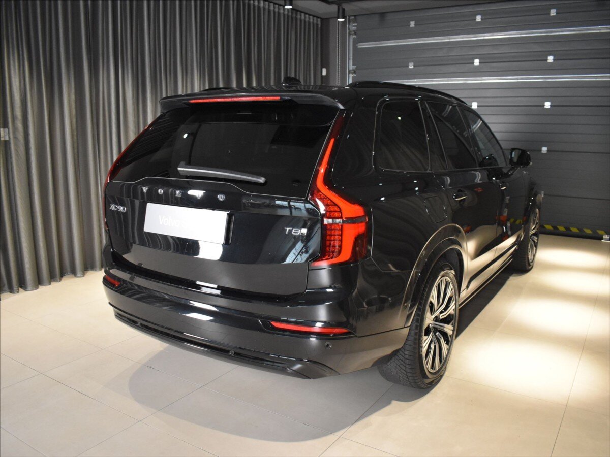 Volvo XC90 SUV / Terénní 2,0 l 228 kw