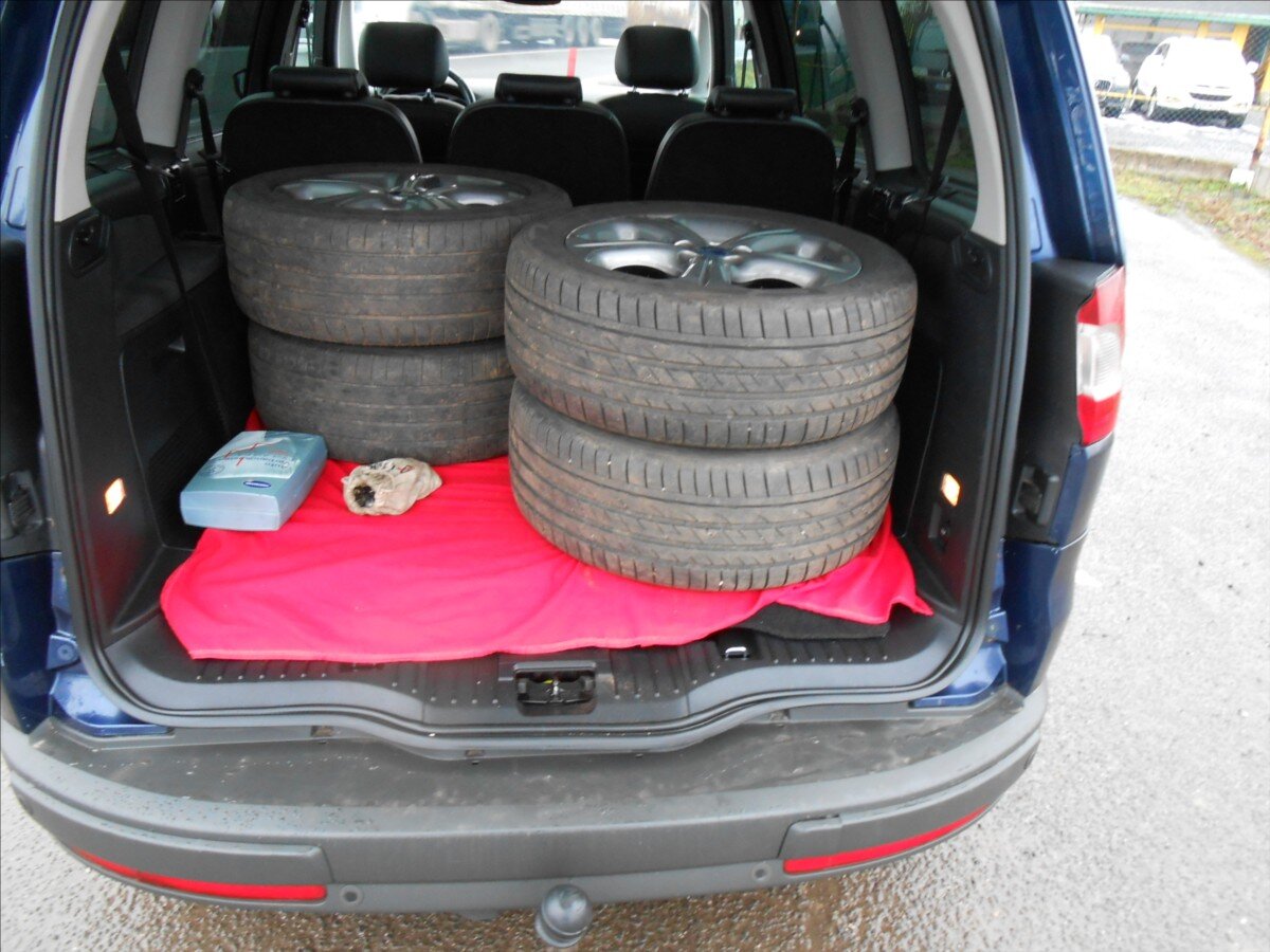 Ford Galaxy Kombi 2,0 l 103 kw