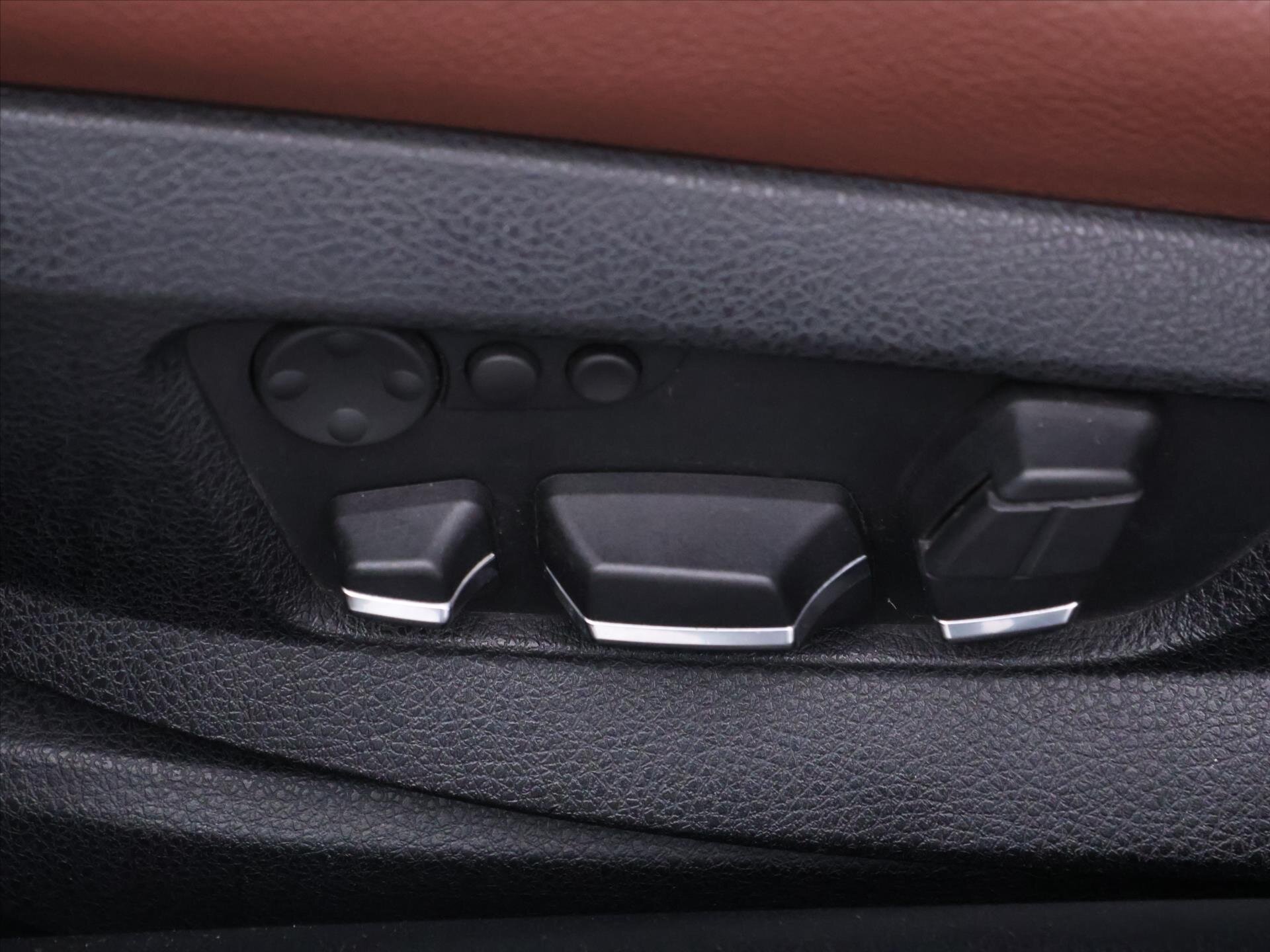 BMW Řada 5 Kombi 3,0 l 190 kw