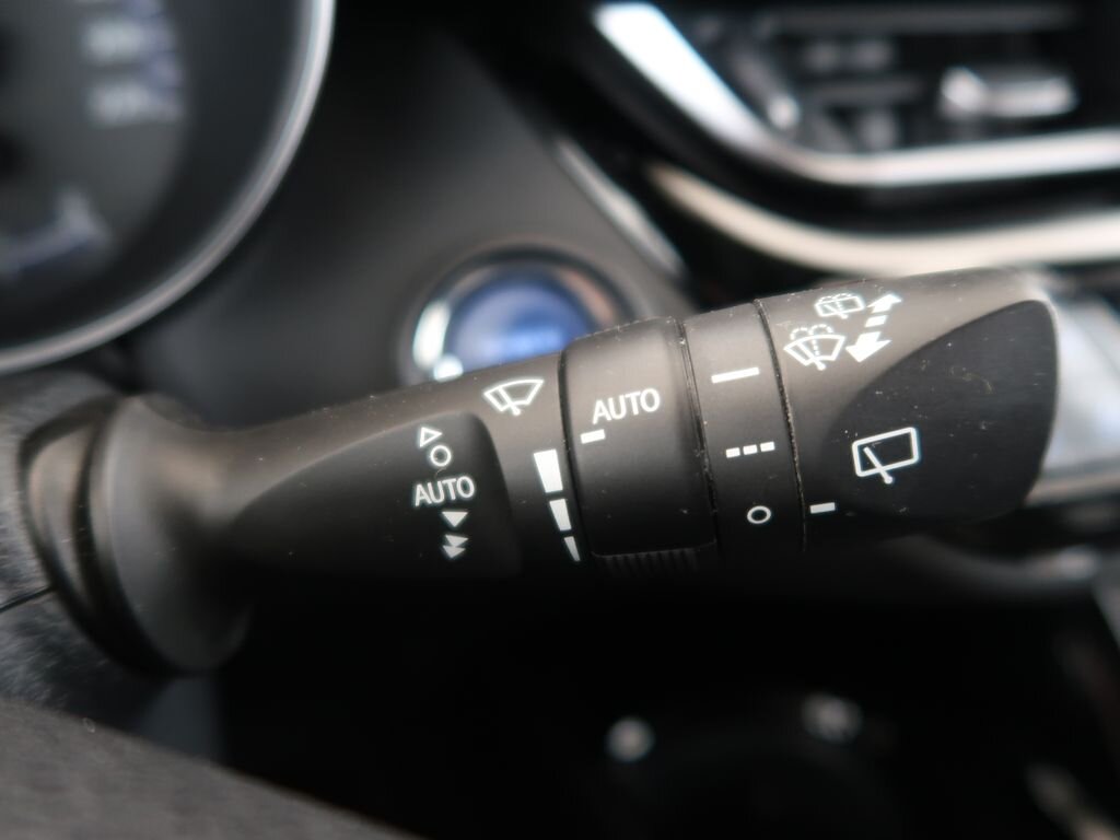 Toyota C-HR Hatchback 1,8 l 72 kw