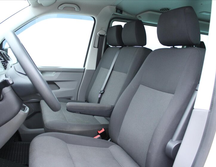 Volkswagen Transporter Kombi 2,0 l 110 kw