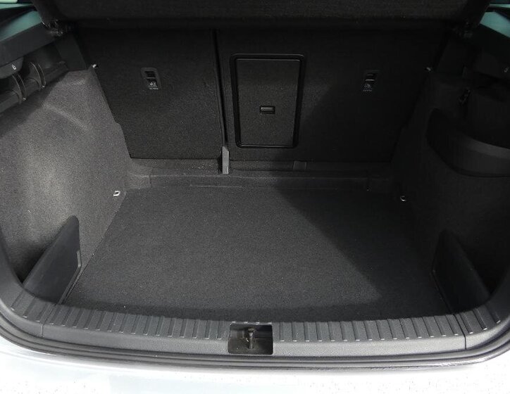 Škoda Karoq SUV / Terénní 1,5 l 110 kw