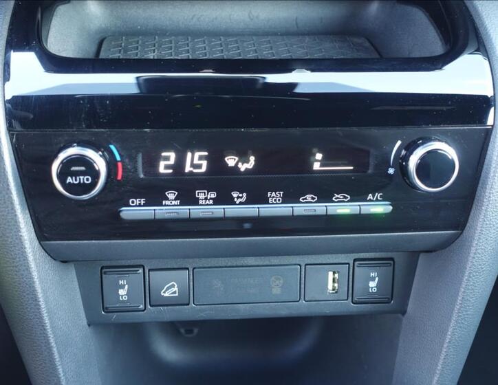 Toyota Yaris Cross 22