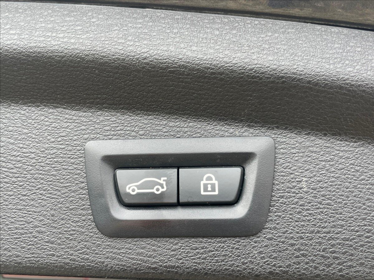 BMW X2 SUV / Terénní 2,0 l 140 kw