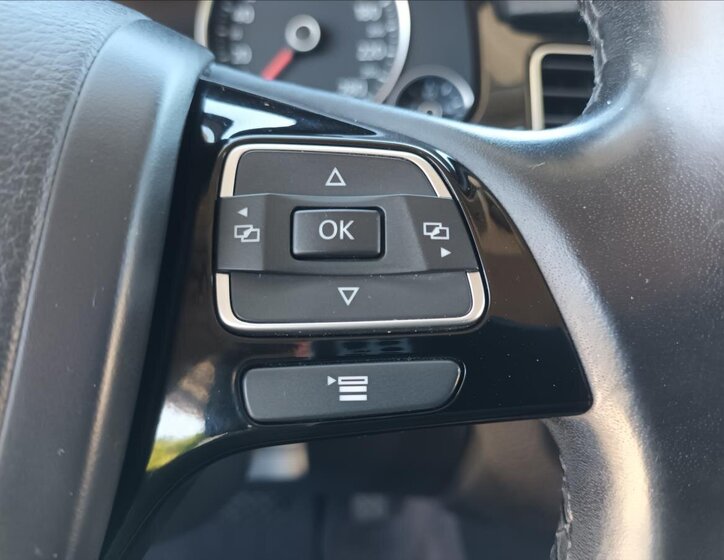 Volkswagen Touareg SUV / Terénní 3,0 l 176 kw