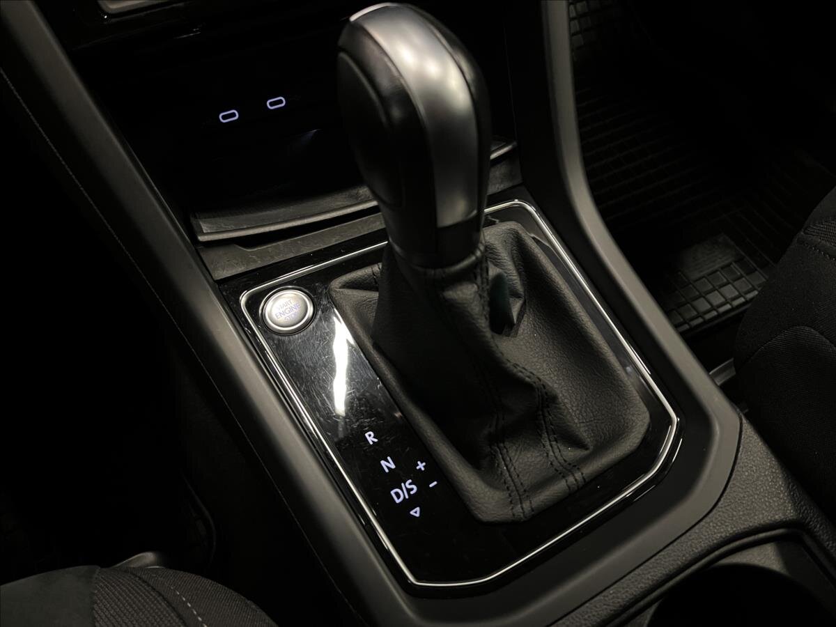 Volkswagen Touran MPV 1,5 l 110 kw