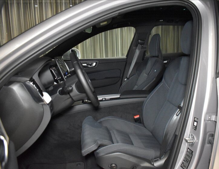 Volvo XC60 SUV / Terénní 2,0 l 184 kw