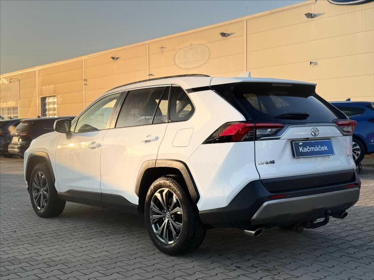Toyota RAV4 SUV / Terénní 2,0 l 129 kw