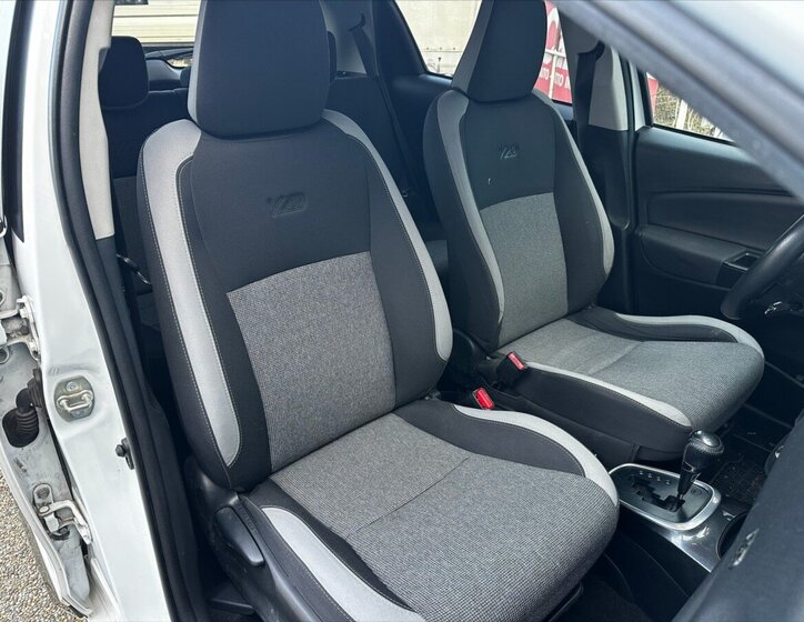 Toyota Yaris Kombi 1,5 l 54 kw