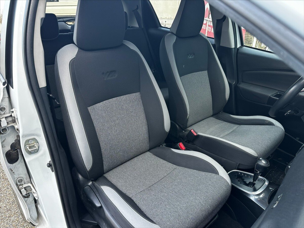 Toyota Yaris Kombi 1,5 l 54 kw