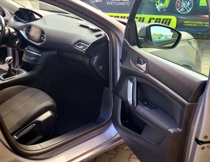 Peugeot 308 Kombi 1,2 l 96 kw