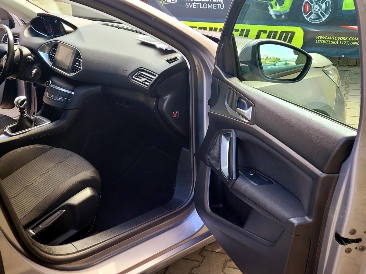 Peugeot 308 Kombi 1,2 l 96 kw