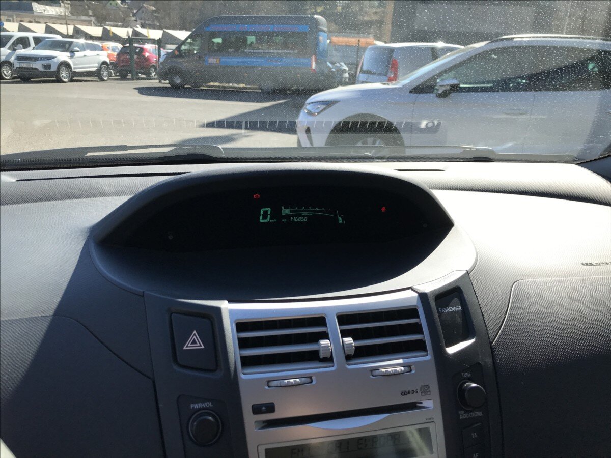 Toyota Yaris Hatchback 998,0 51 kw